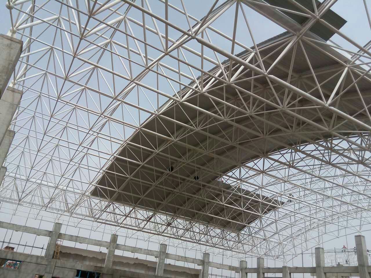 衡阳螺栓球网架的设计制作与安装
